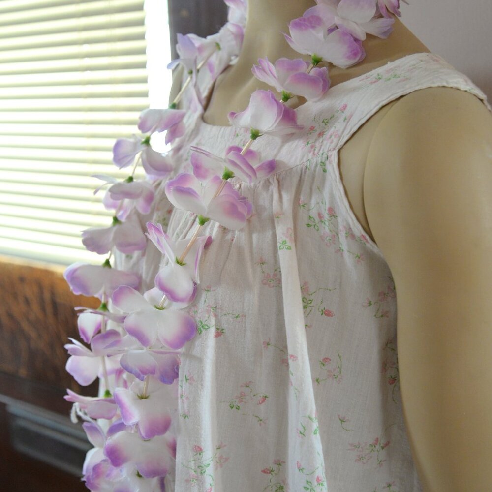 New Vintage purple white floral lei flower necklace long chunky fabric with tag